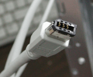 6-pin 1394a data connector, photo: Hard Extreme