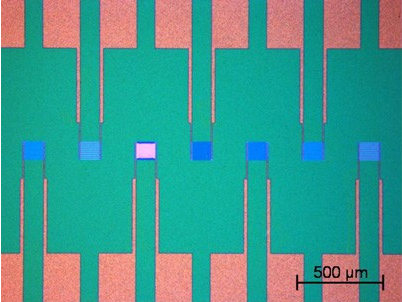 Arrays of SnO2 thin film sensors. Photo: nanosystemtechnology.com