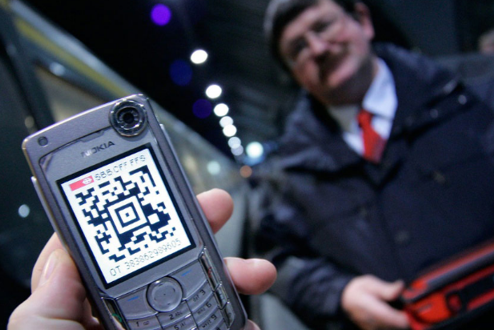 Mobile ticketing with the Aztec code, photo: Handelszeitung.ch