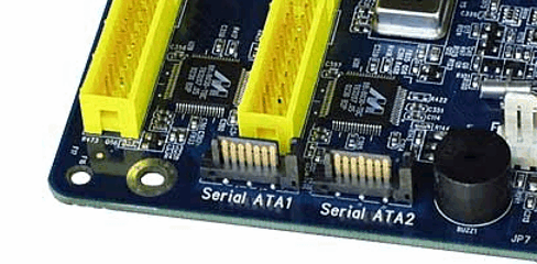 SATA connector on motherboard. Photo: Lostrcircuits