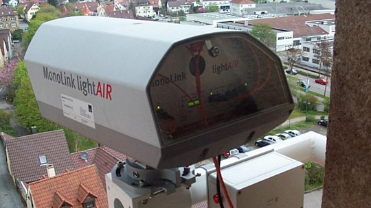 Radiation head of an optical microwave radio link, photo: axess-pro networks GmbH