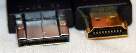 UDI and HDMI connectors (right) compared, photo: Intel.